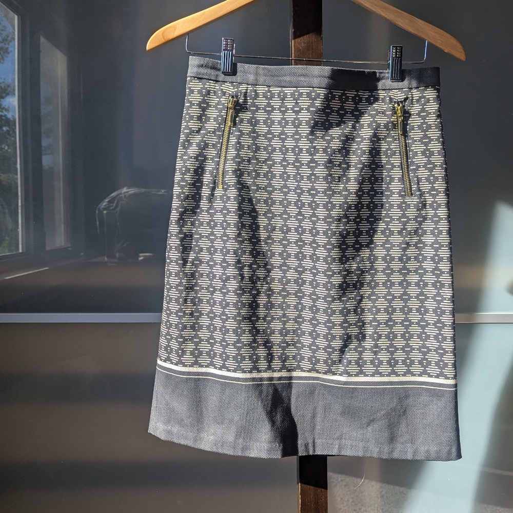 Cortefiel (Spain) Grey Jacquard Pencil Skirt with gold zippers - Size 8
